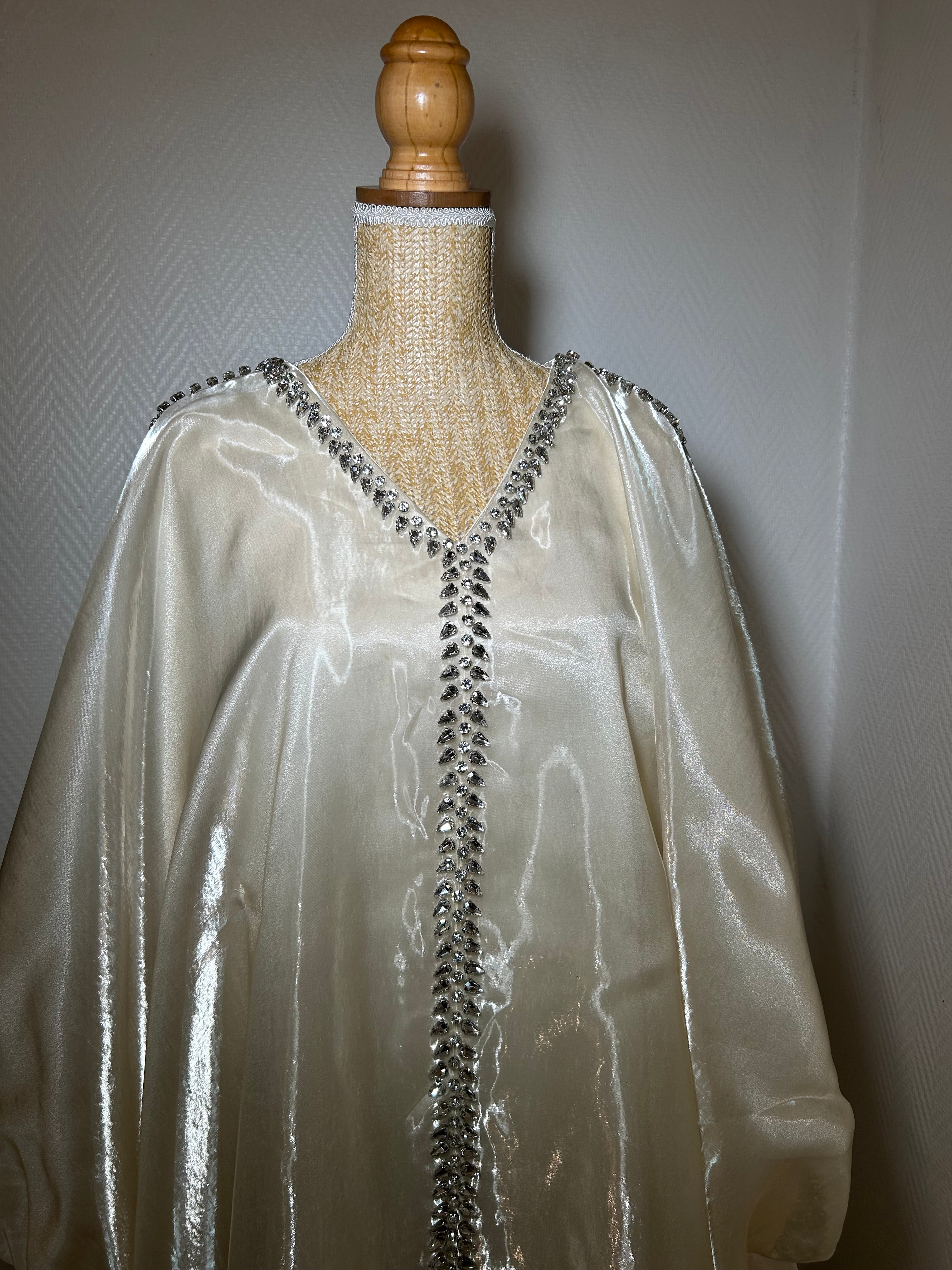 Robe Noura