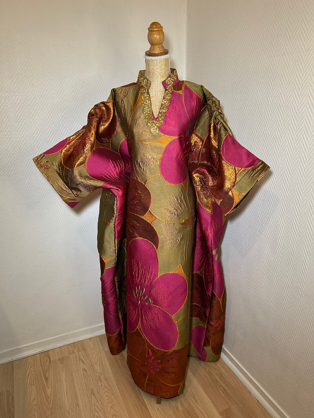 Robe Shana