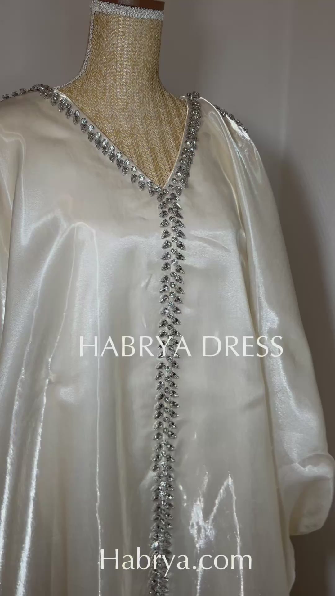 Robe Noura